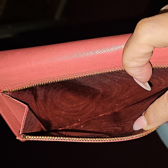 Prada Wallet ❤️🩷 - Picture 5 of 17
